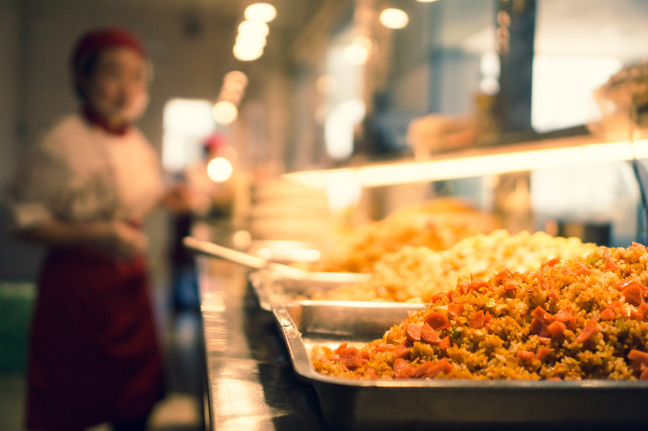 加強(qiáng)公共餐具安全,可以獎(jiǎng)罰并舉